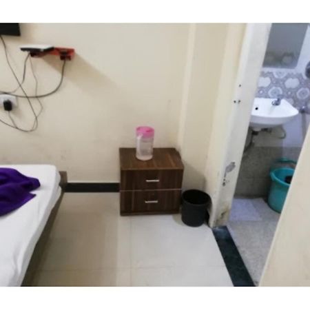 Hotel Adarsh, Udždžain Exteriér fotografie