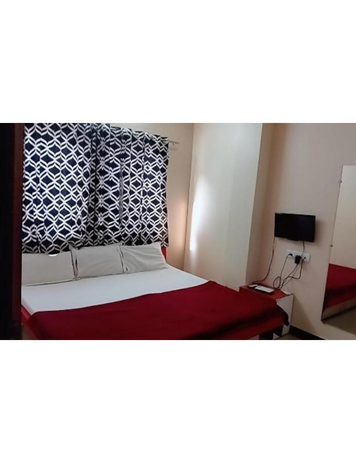 Hotel Adarsh, Udždžain Exteriér fotografie