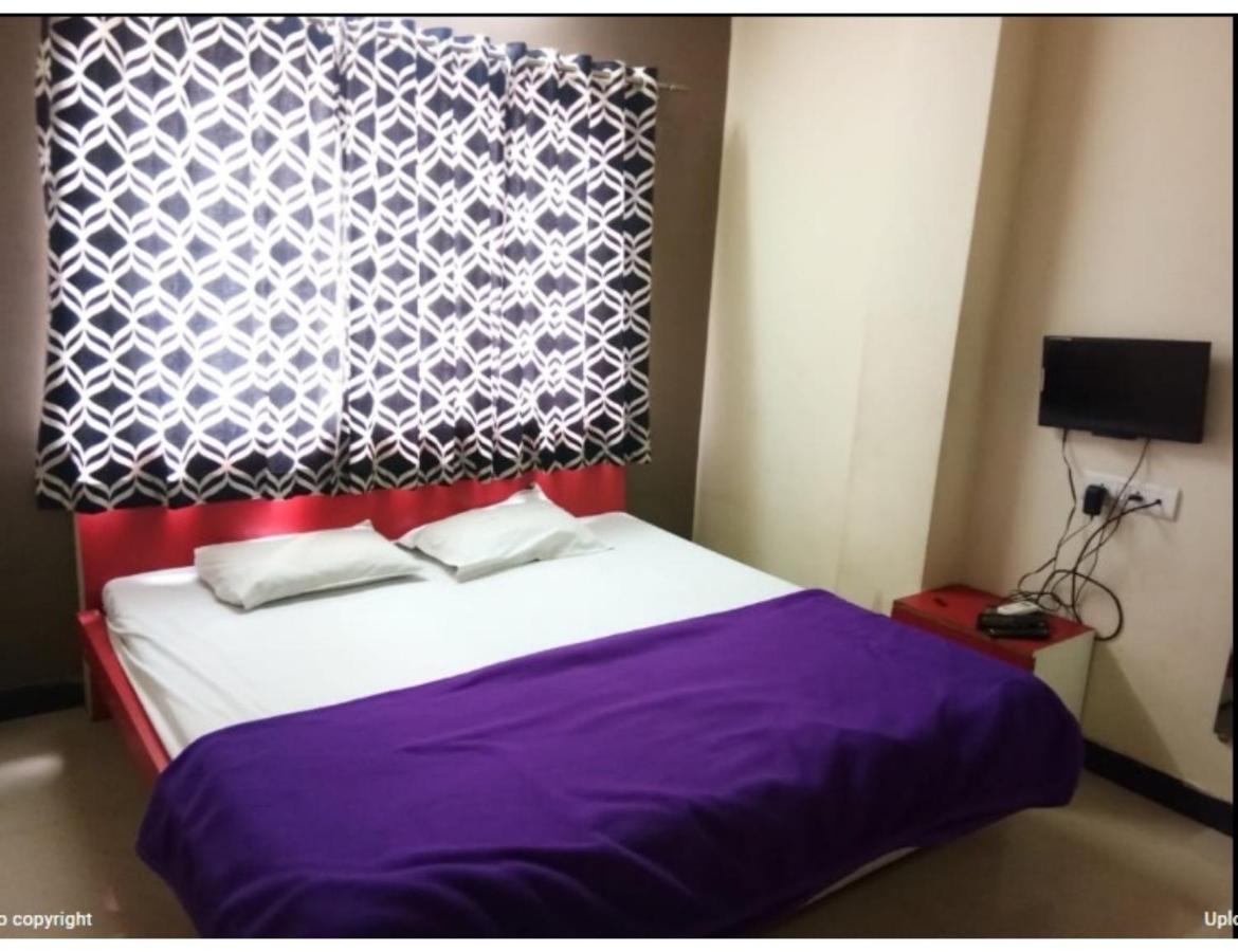 Hotel Adarsh, Udždžain Exteriér fotografie